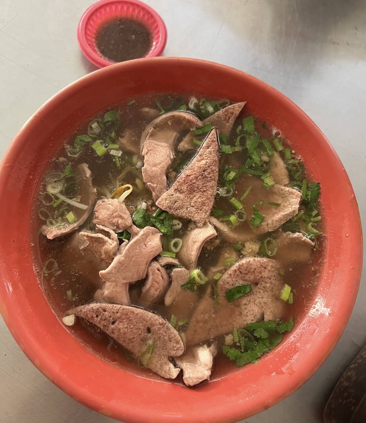 顏家心肝湯的心肝湯，麻油雞麵線實拍照片
