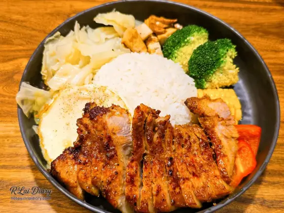 有食祿南洋料理-美村店的南洋叻沙烤雞翅實拍照片