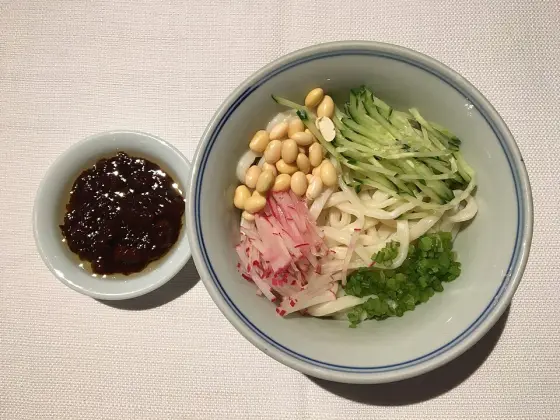 炸醬麵示意圖（非本店實拍）