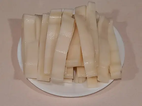 粄條示意圖（非本店實拍）